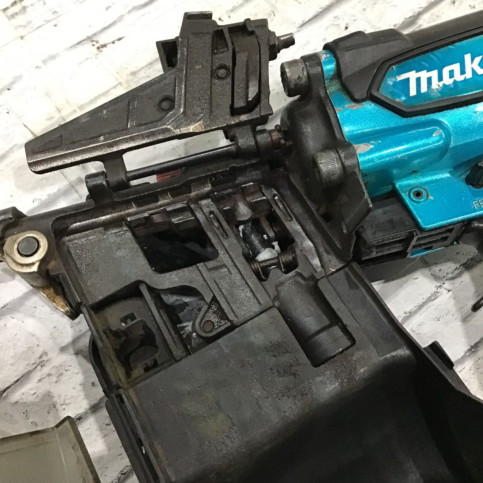 ☆マキタ(makita) 高圧エア釘打ち機 AN933HM【川口店】 - メルカリ