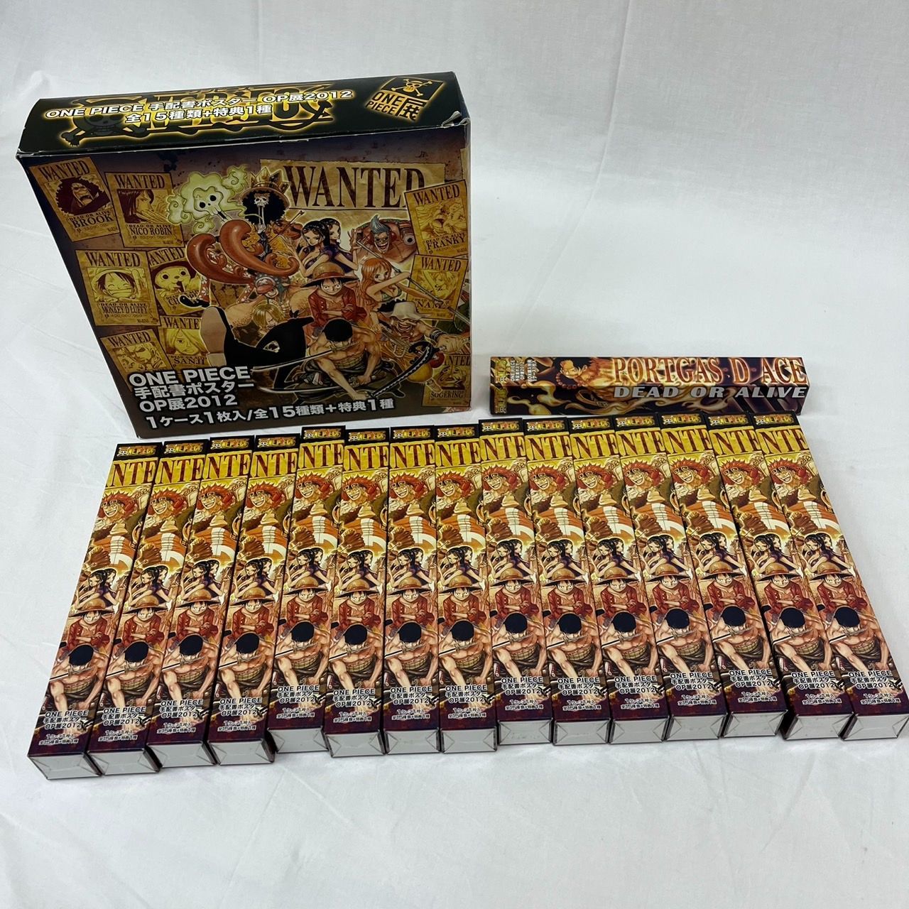 ONE PIECE 手配書 ポスター 全15種+特典1種　新品未使用 Amazon.co.jp: ONE PIECE展2012 ワンピース 手配書ポスター BOX