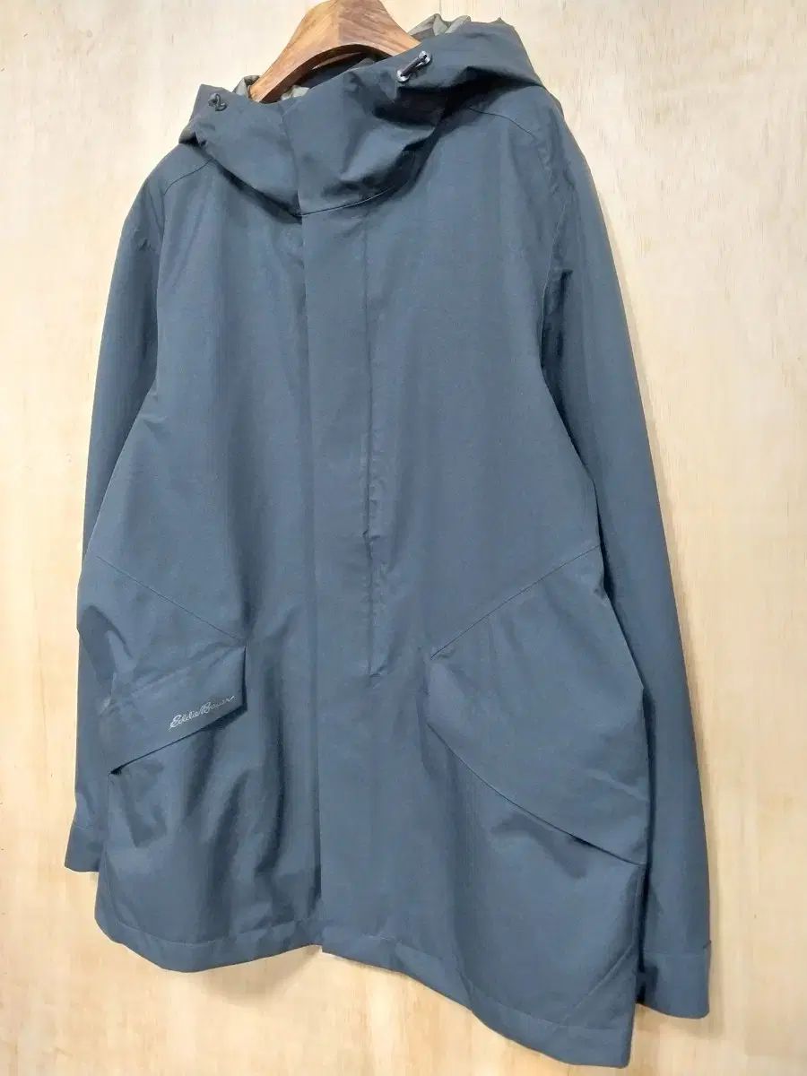 エディー バウアー 3レイヤー ディフェンダー ジャケット