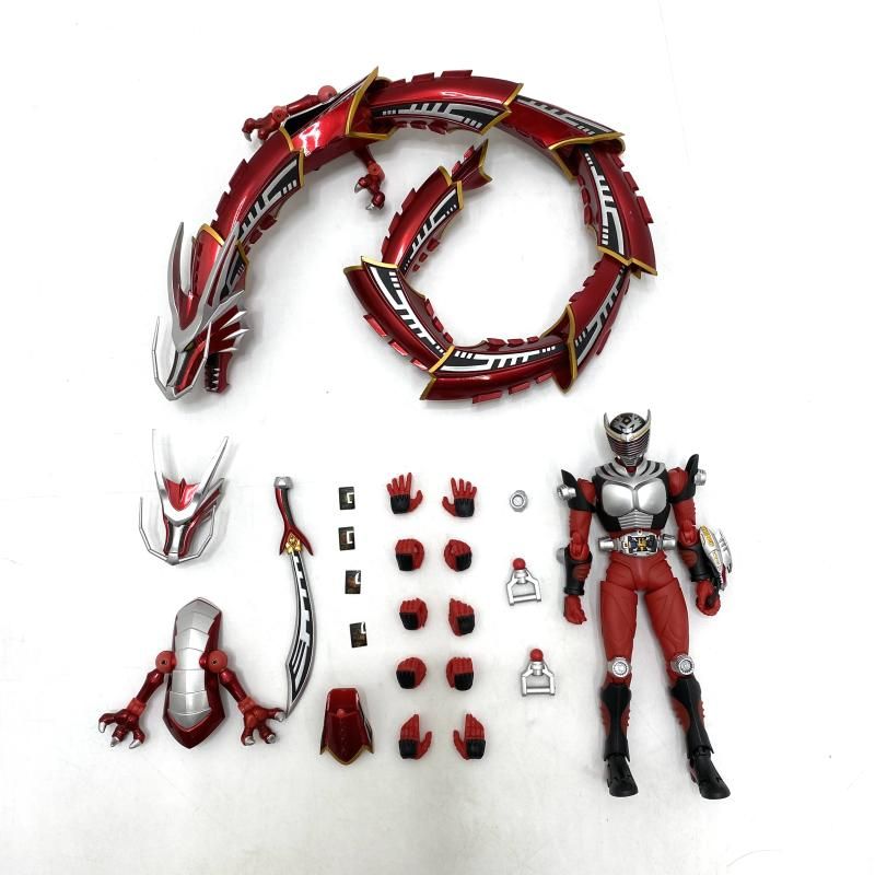 S.H.フィギアーツ 仮面ライダー龍騎&ドラグレッダーセット S.H.Figuarts 仮面ライダー龍騎&ドラグレッダーセット | 魂ウェブ