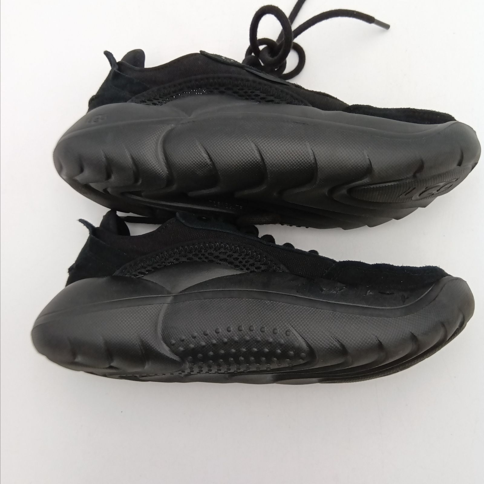 UGG LA Alto Trainer スニーカー UGG アグ LA Alto Low LA アルトロー スニーカー ブラック