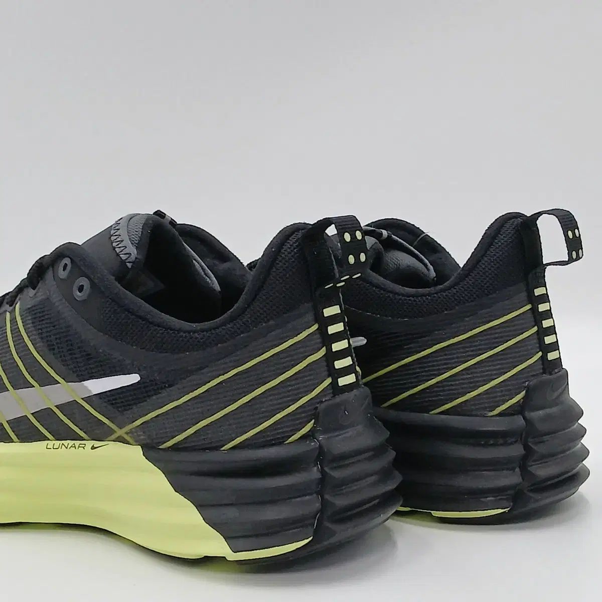 ランニングシューズ