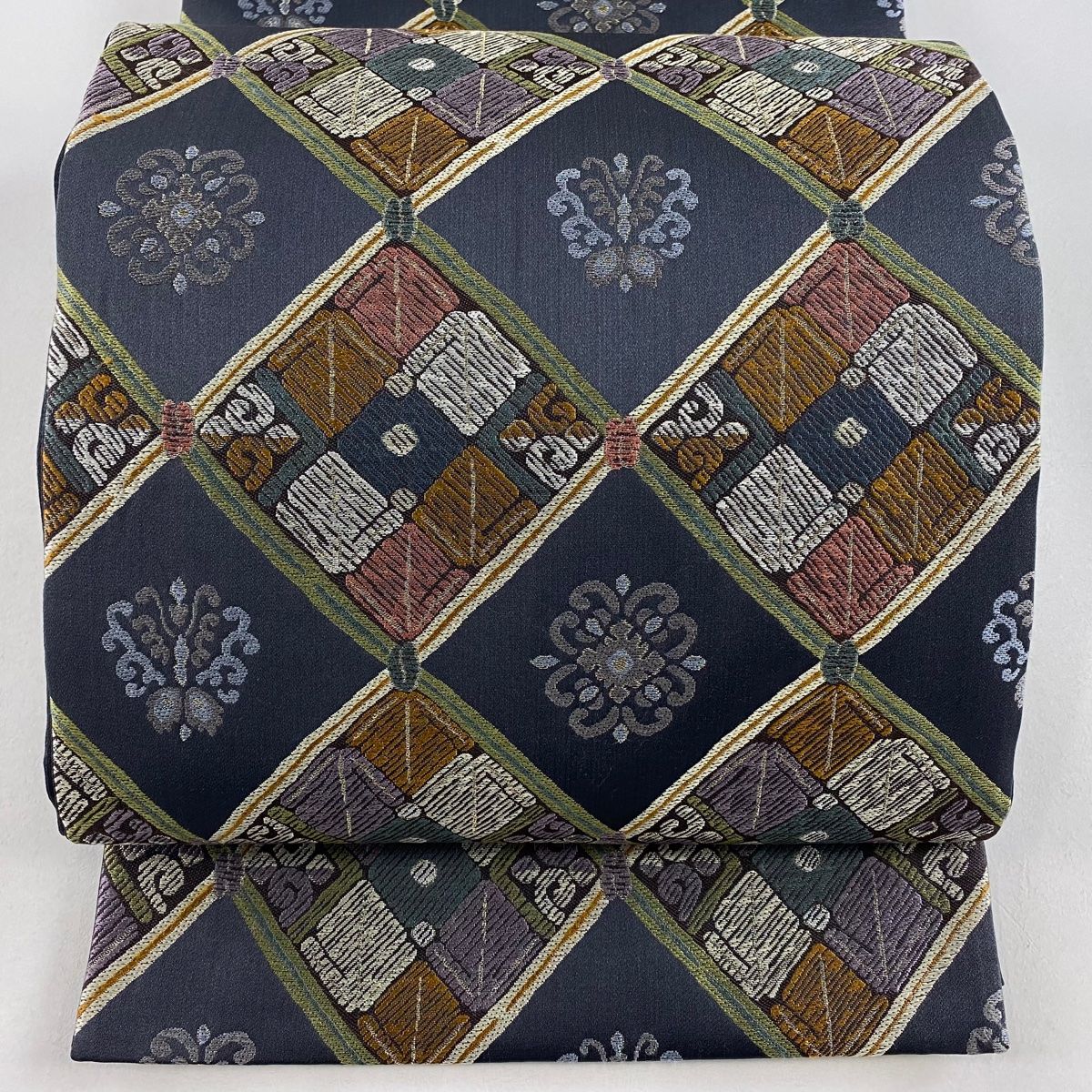 袋帯 美品 秀品 華文 菱格子 箔 墨色 六通 正絹 【中古】 - メルカリ