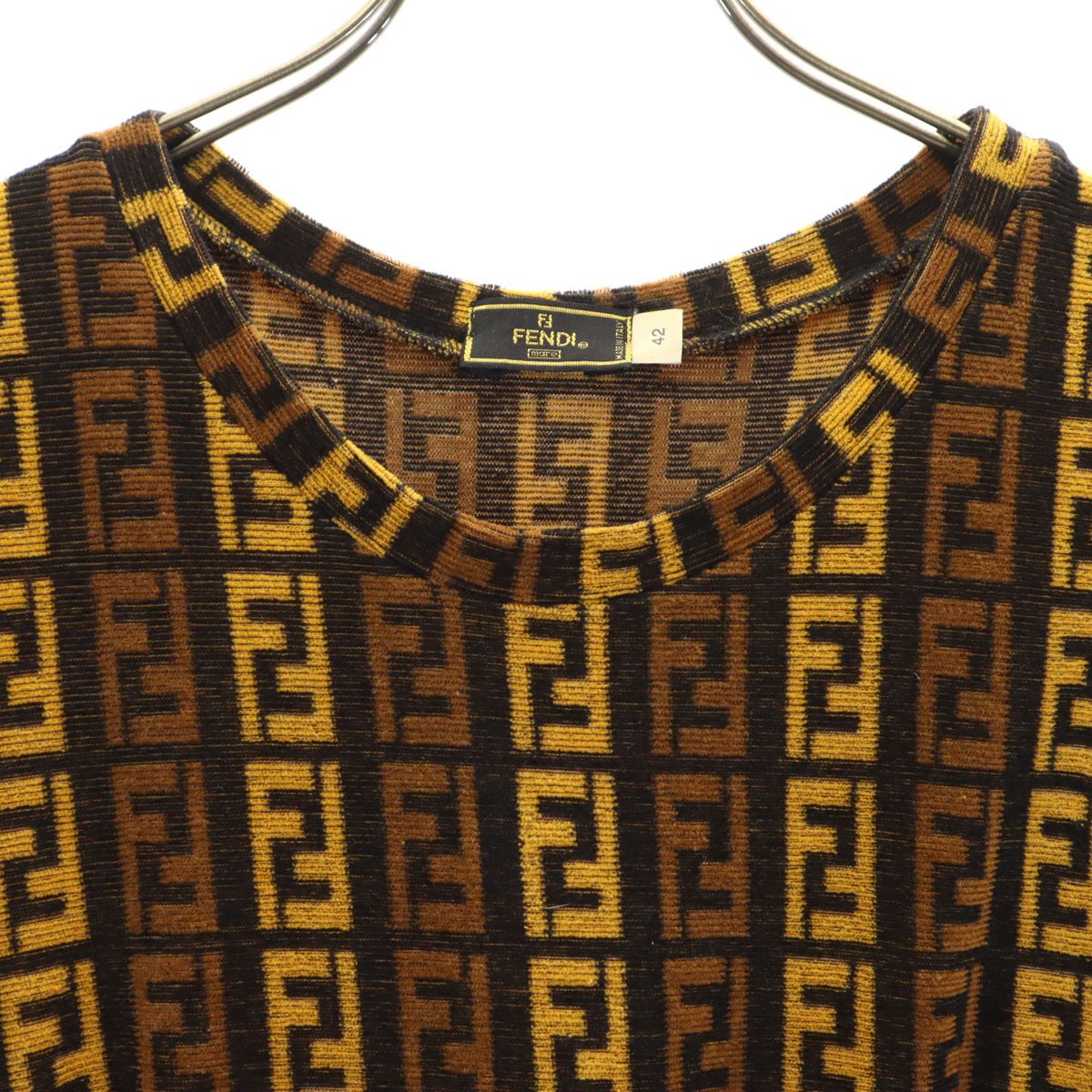 FENDI ズッカ柄 イタリア製 パイル地 ポロシャツ カットソー ストレッチ FENDI ズッカ柄 イタリア製 パイル地 ポロシャツ カットソー