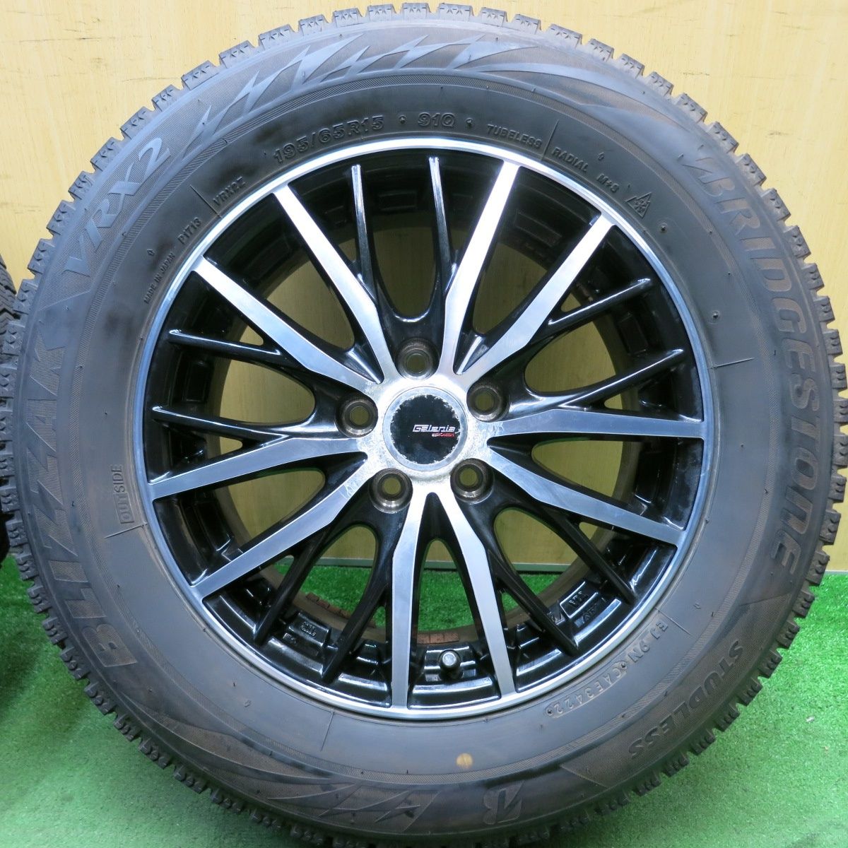 バリ溝 22年 9.5分 プリウス 等 195 65R15 スタッドレス ブリヂストン ブリザック VRX2 Galeria GM01 ガレリア 15インチ PCD100 5H 5090402HAス