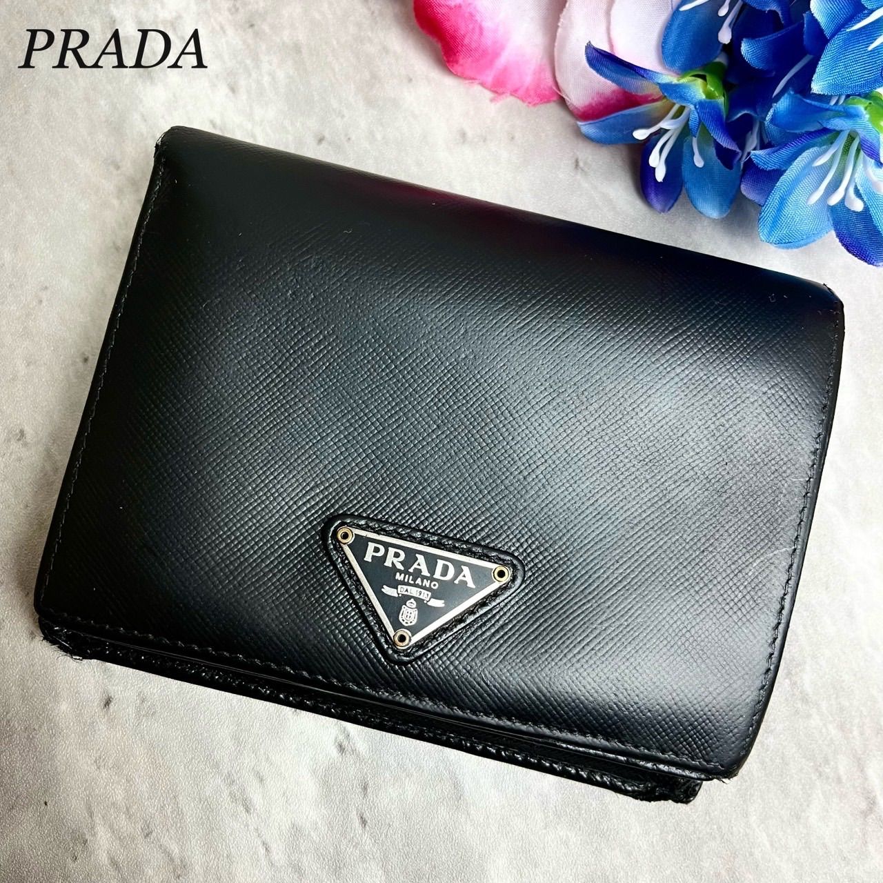 ✨良品✨ PRADA プラダ 二つ折り財布 三角ロゴ トライアングル ロゴ型 ...