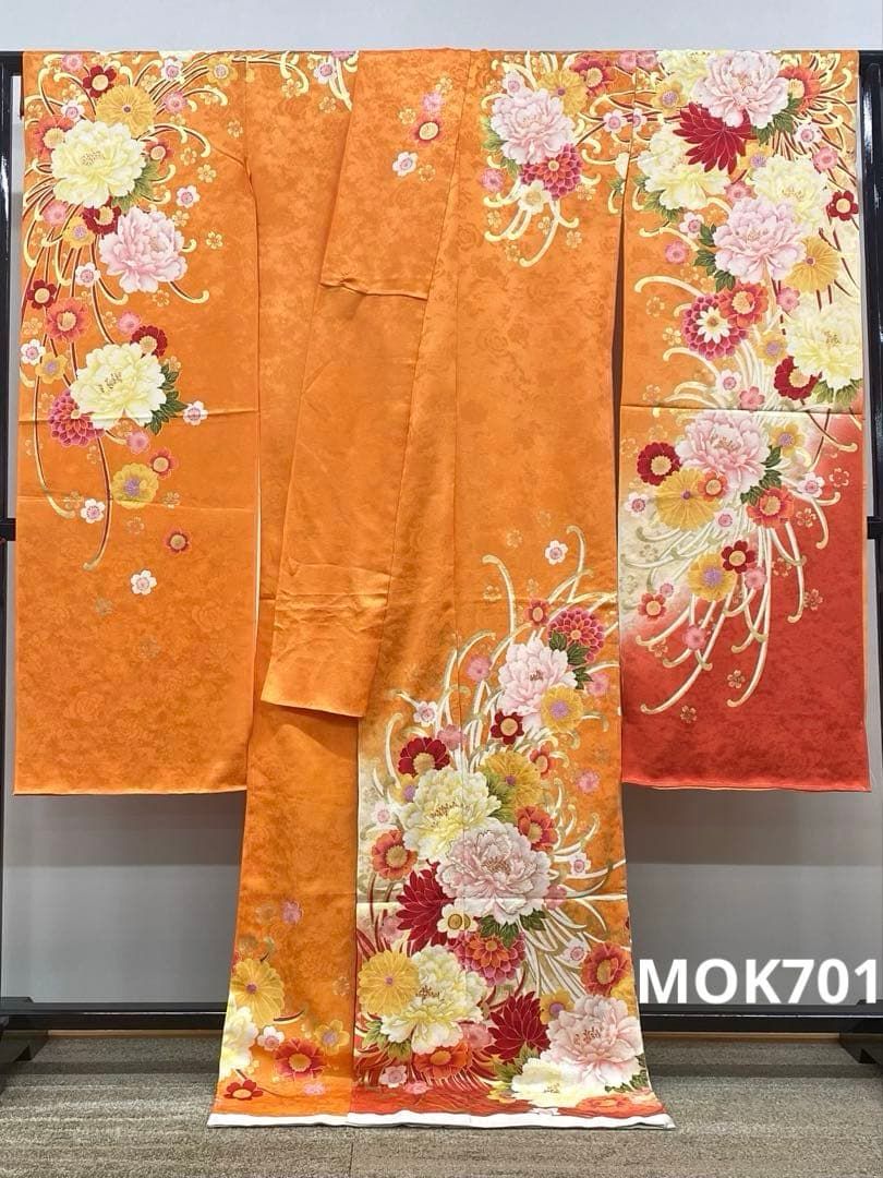 振袖 仮絵羽 舞台衣装 正絹 金彩 刺繍 紋意匠 牡丹 未仕立て品 八掛付き 最新作，SALE】 振袖 未仕立て品 仮絵羽 刺繍 金彩 紋意匠 大輪牡丹