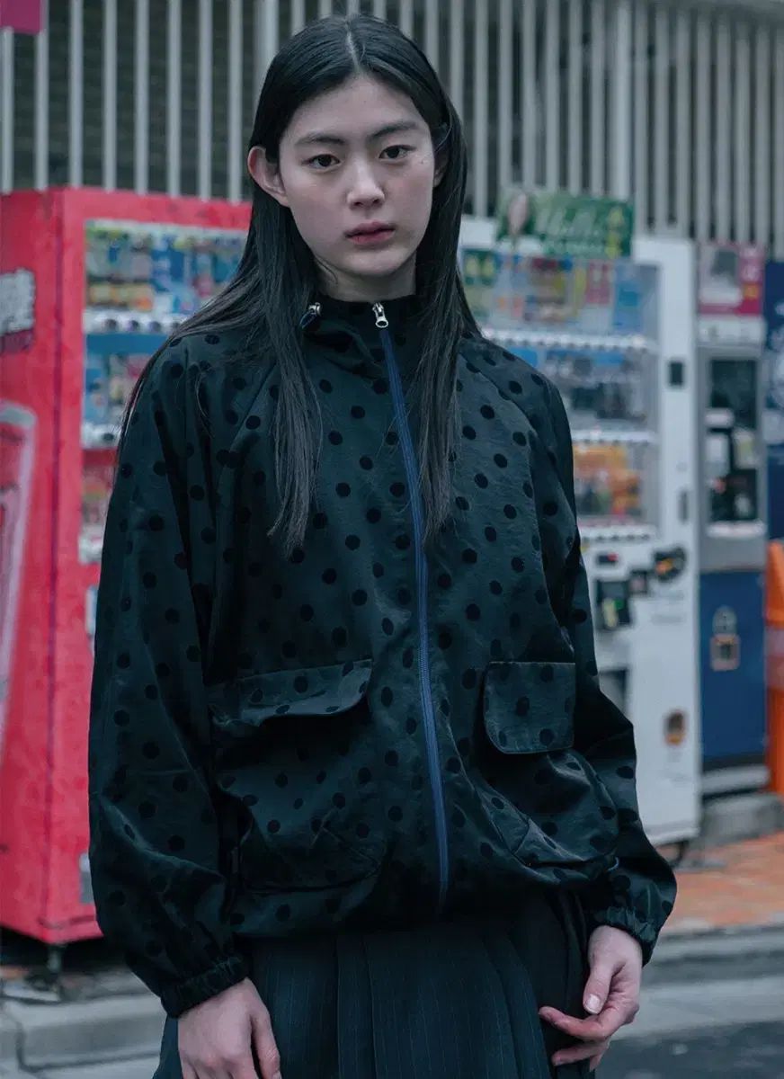 おへしお dot frill hooded windbreaker jumper