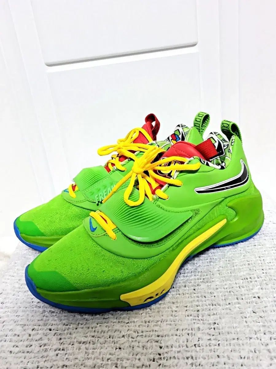 NIKE(ナイキ) 宇野 ズーム プリック 3 NRG グリーン ボイド