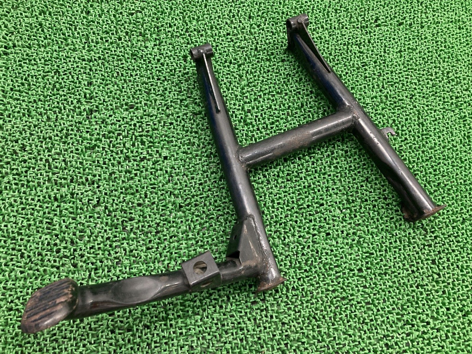 GPZ900R純正センタースタンド GPZ900R センタースタンド カワサキ 純正 中古 バイク 部品