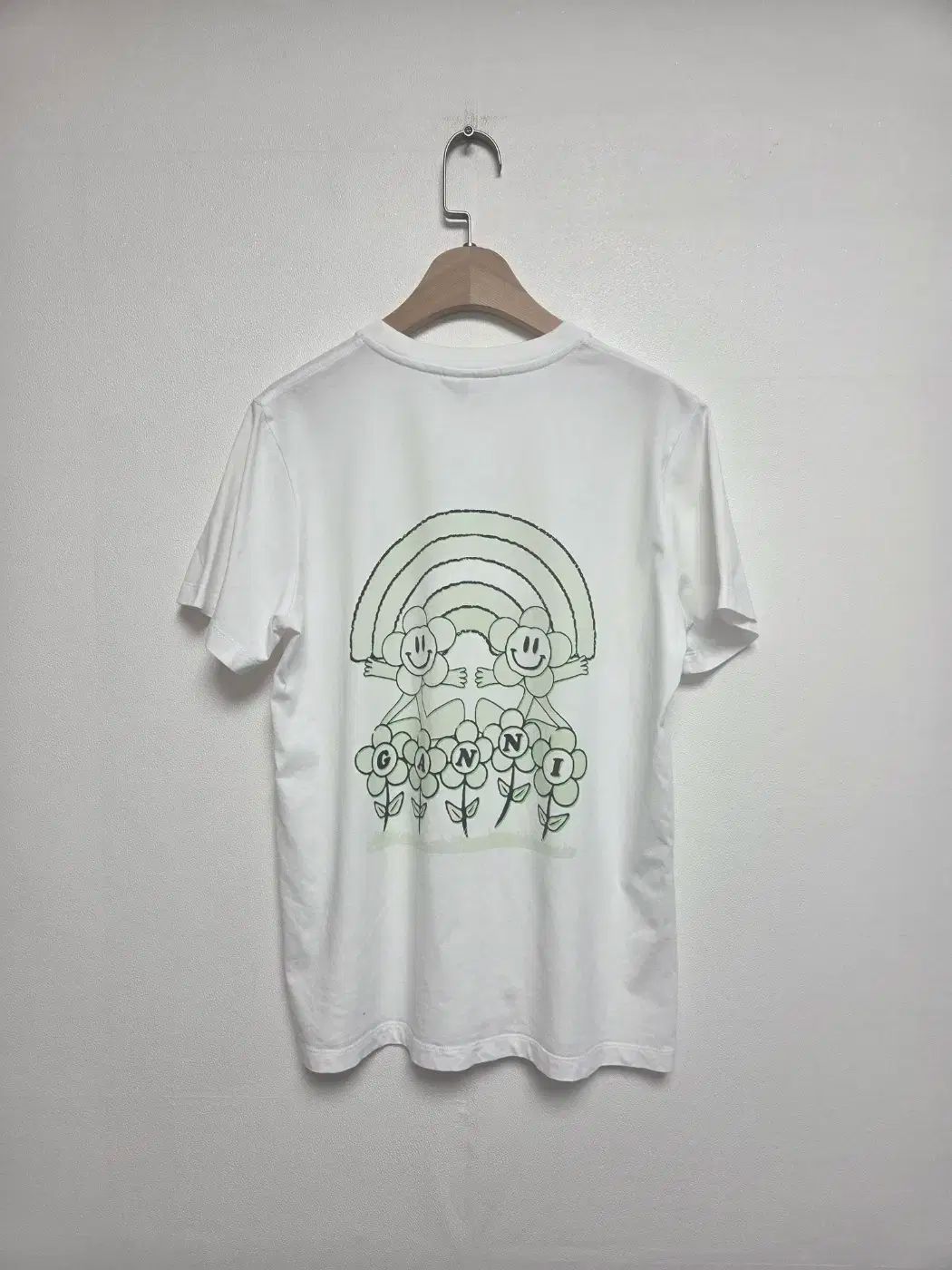 GANNI　ホワイト　リラックス　フラワー　Tシャツ GANNI Relaxed Flower T-Shirt in Bright White | endource