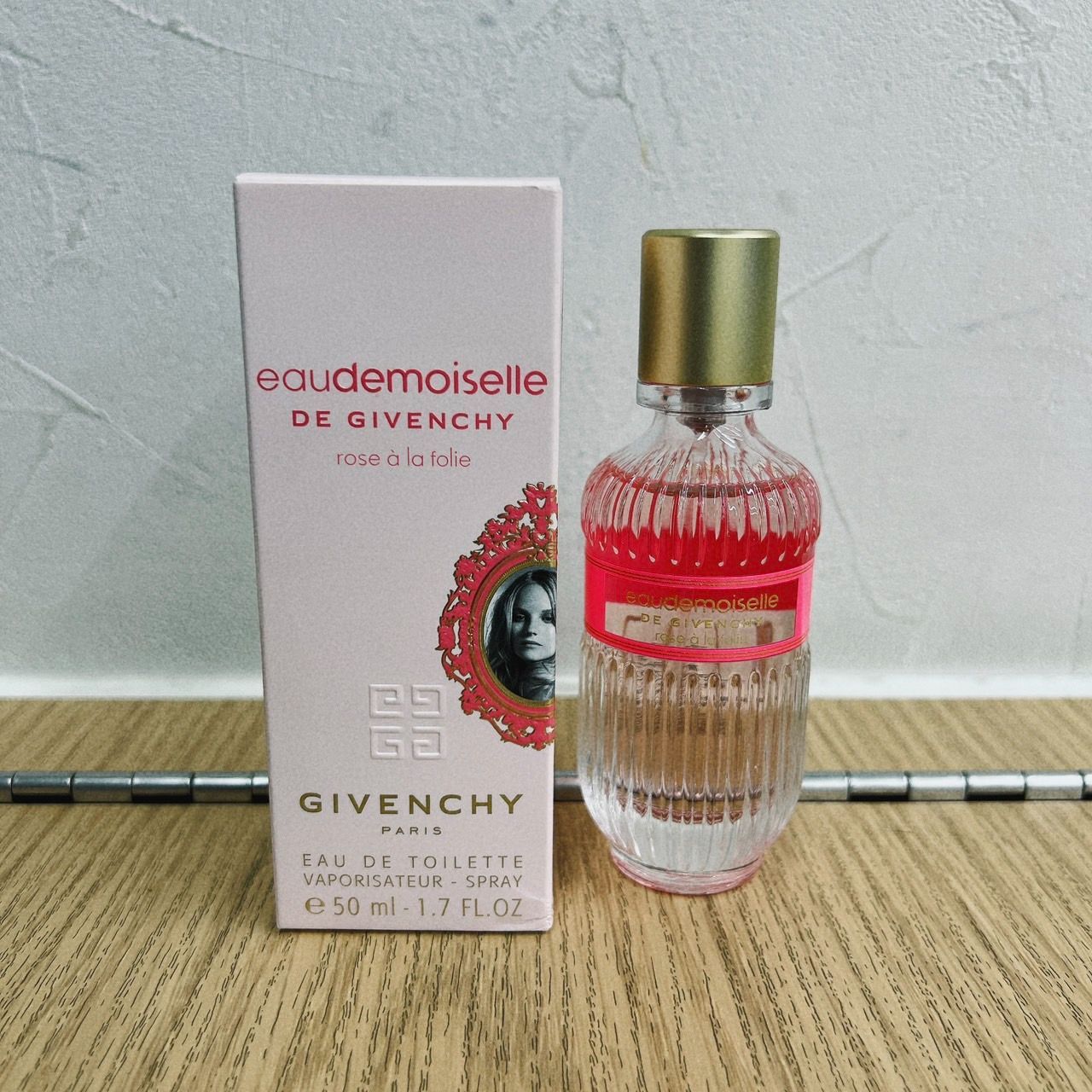 GIVENCHY オードモワゼル ローズ アラフォリ オードトワレ 50ml - 香水