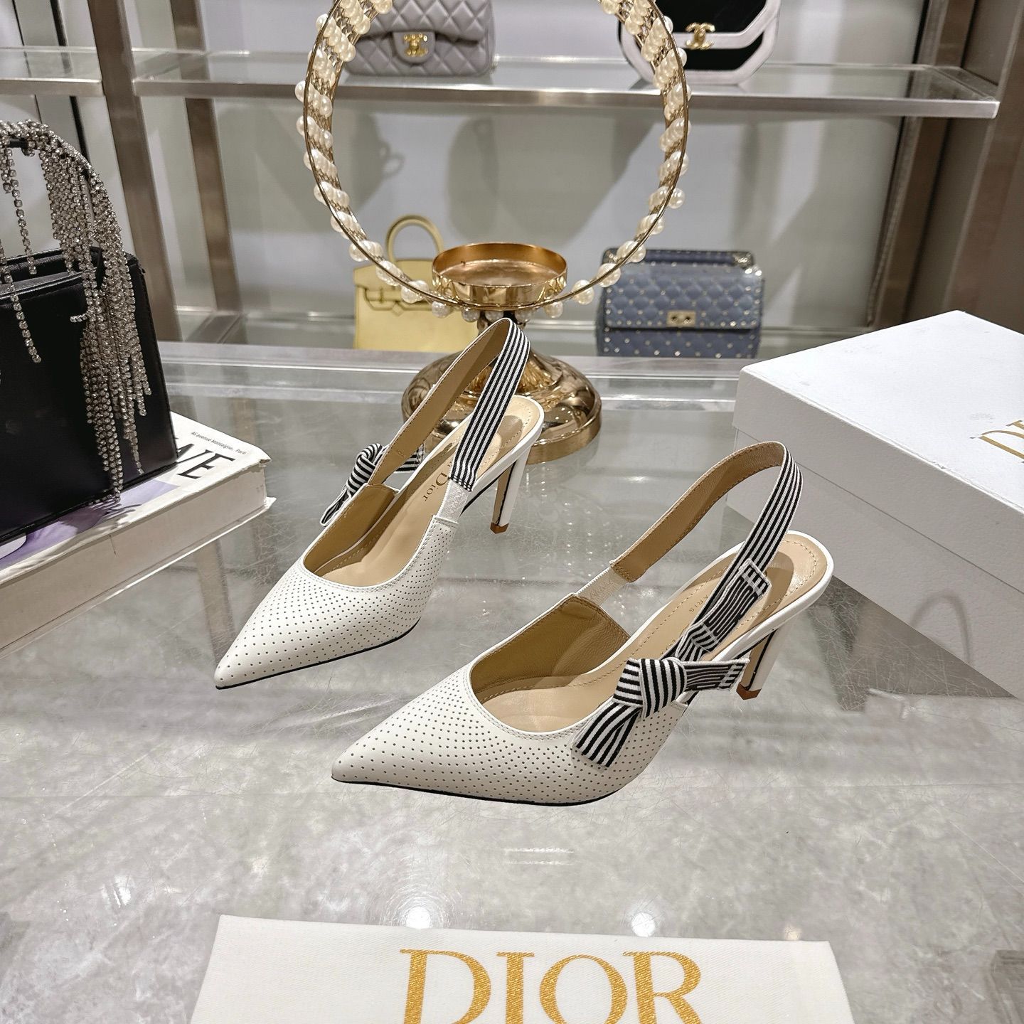 Dior ディオール テーパード トゥ フラット / ハイヒール