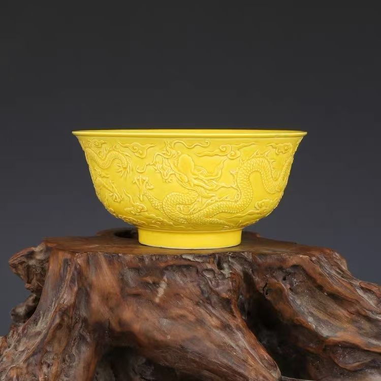 清乾隆黄釉回転式透かし香炉 景徳鎮 陶磁器 装飾品 現代工芸品 美術品 置物 清乾隆琺瑯彩蒔金花鳥花瓶 景徳鎮 陶磁器 装飾品 現代工芸品