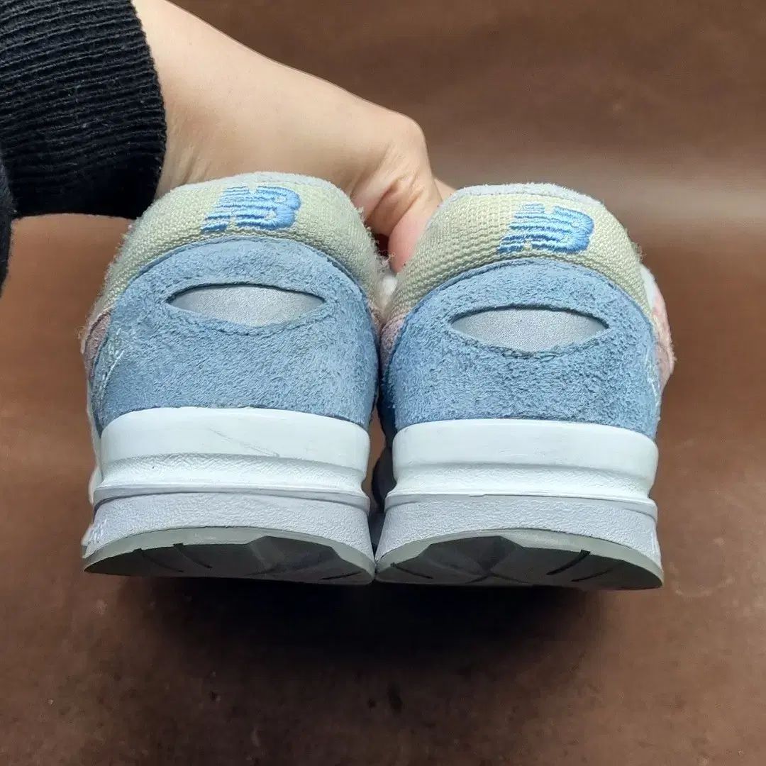 ニューバランス 1600