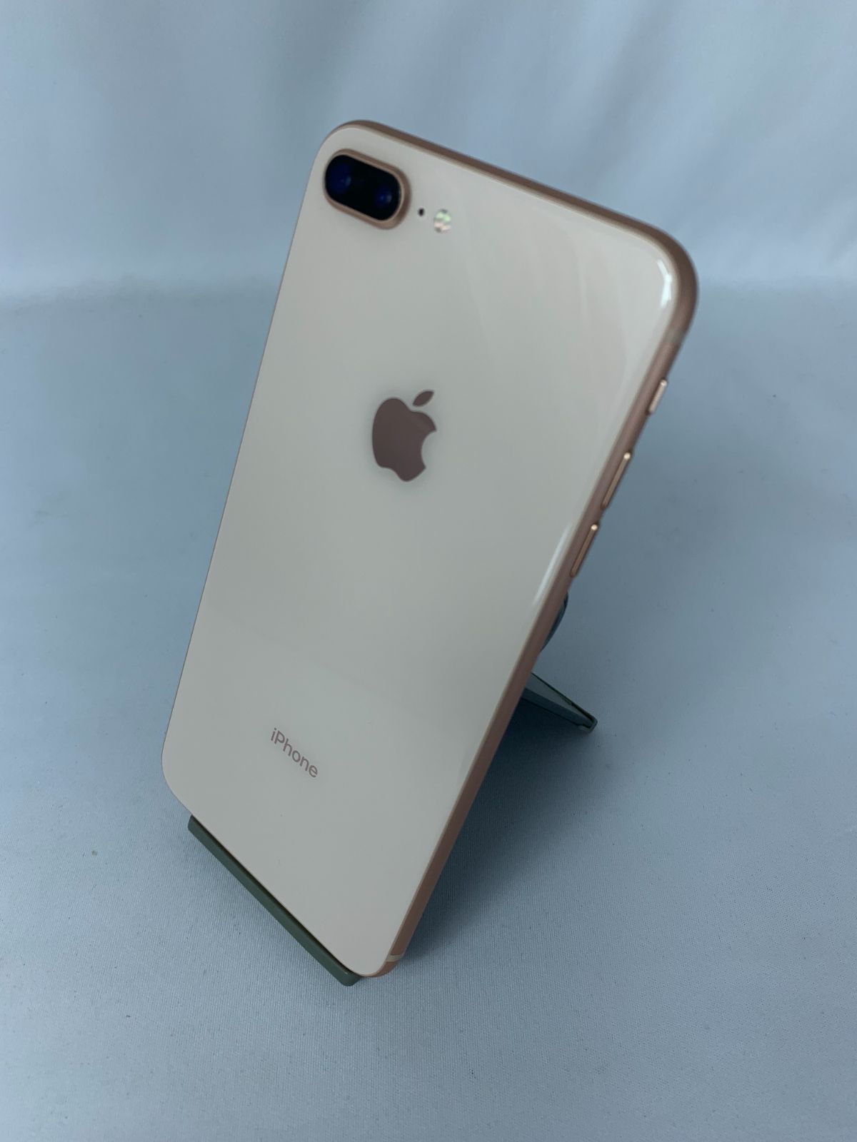 iPhone - ★美品★ iPhone8 64GB ゴールド　docomo SIMロック解除済 未使用！docomo版 iPhone8 64GB ゴールド SIMロック解除済☆