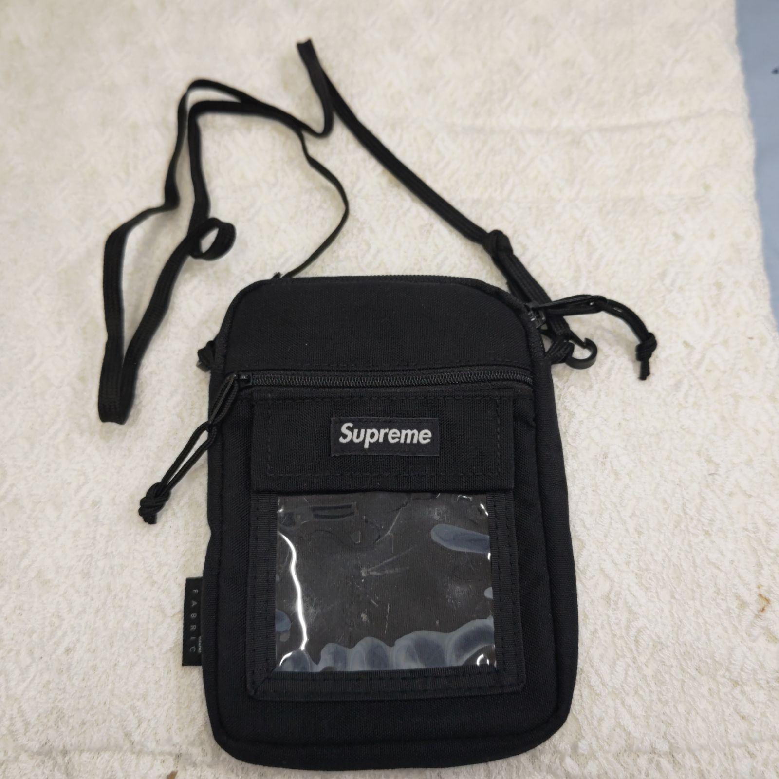 新品fafa フィフィレースのクラッチポーチ収納刺繍小物入りクリア