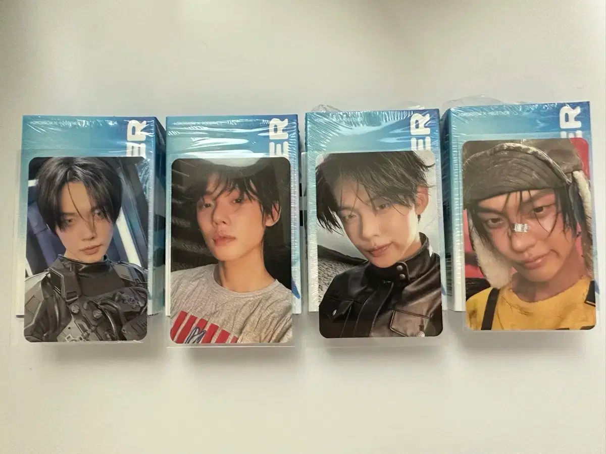 TOMORROW X TOGETHER(TXT) ミニブックキーリング セット