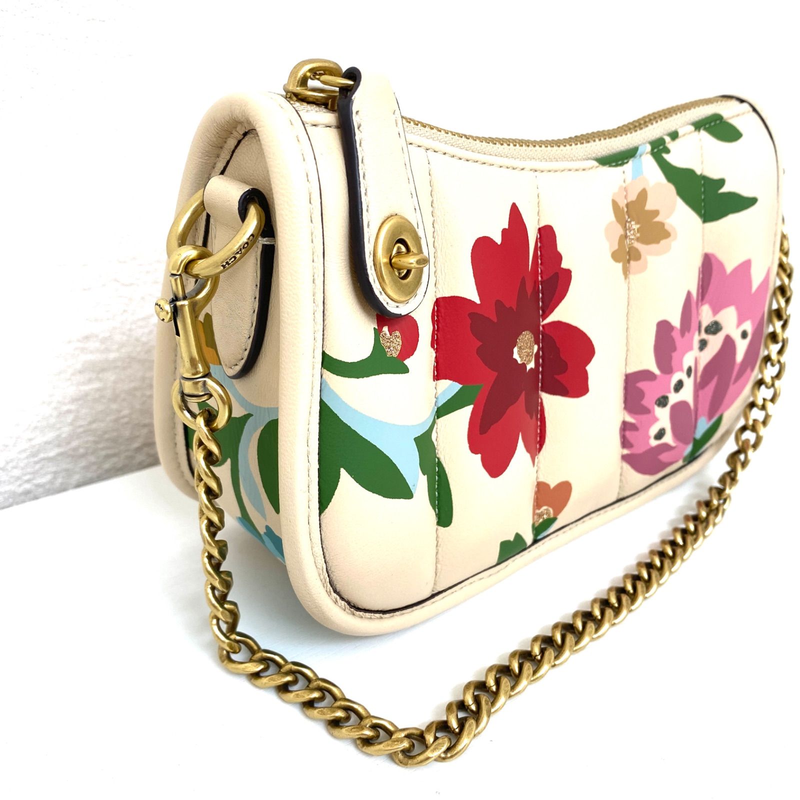 ✨美品✨COACH コーチ Swinger20 フラワープリント ワン