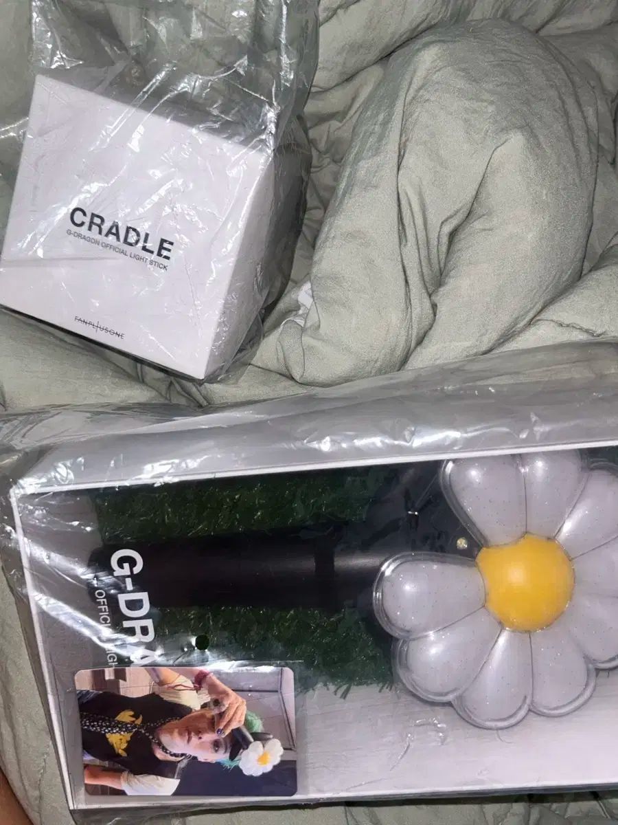 G-DRAGON(ジードラゴン) ペンライト ゆりかご 楽天市場】G-DRAGON OFFICIAL LIGHTSTICK +CRADLE SET 公式ペン