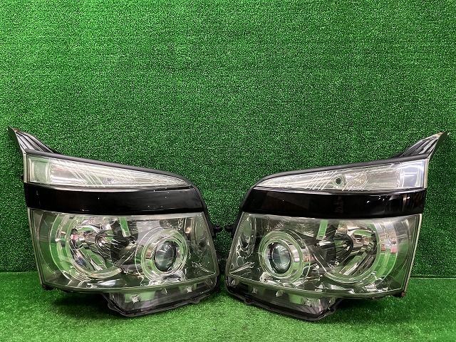 トヨタ ZRR70/75 ヴォクシー 前期 ヘッドライト左右 HID 28-203 V9 レ