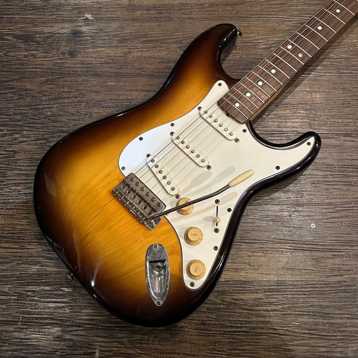 □ Fender Tokai GOLDSTAR SOUND エレキギター Tokai Goldstar Sound Stratocaster Sunburst Electric Guitar