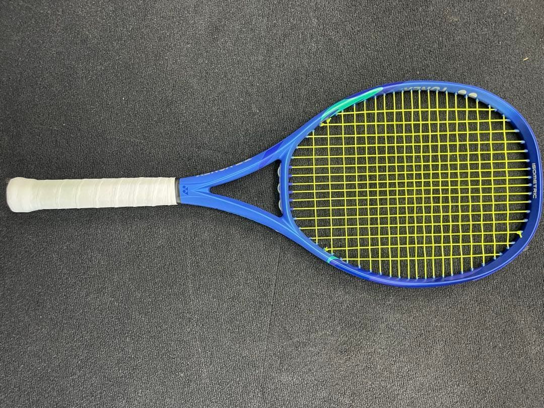 土日限定値下YONEX EZONE100 TOUR G2 2本組サービスガット付 YONEX EZONE100 TOUR G2 2本組サービスガット付 - メルカリ