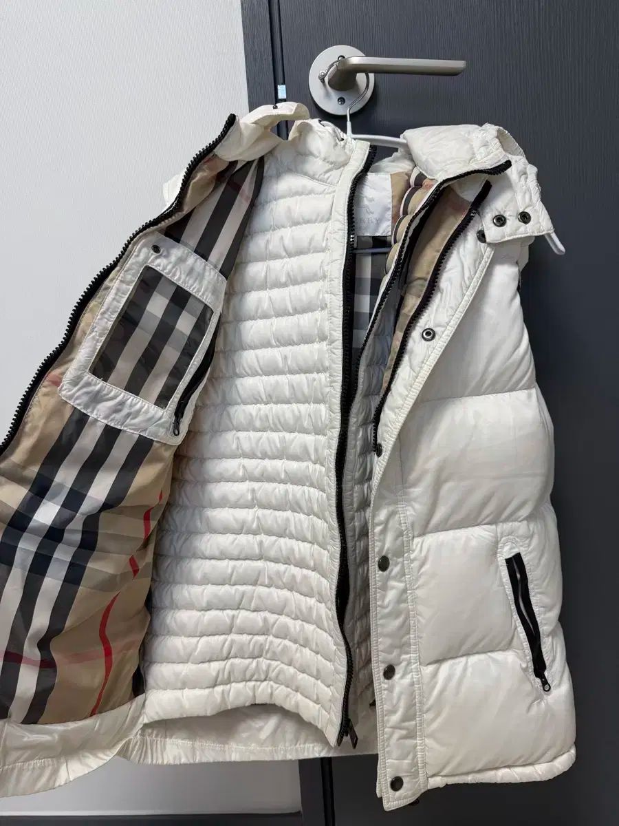 バーバリー キッズ ダウンベスト 14Y サイズ