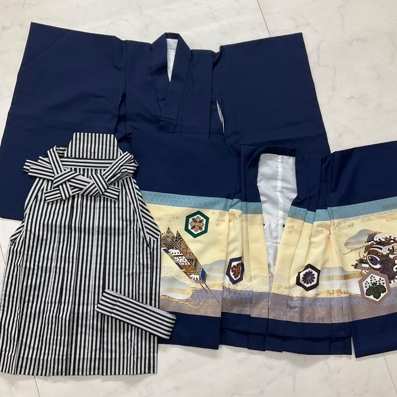 美品】正絹 色無地 五三桐一つ紋 淡若草 楽天市場】色無地 着物 正絹の通販