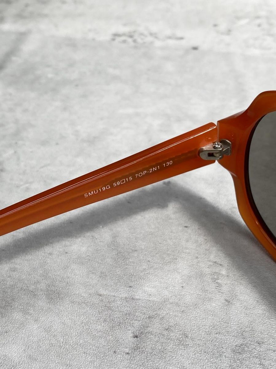 MIUMIU サングラス　ミュウミュウ　miumiu SMU19G サイドロゴ入 miu miu ミュウミュウ SMU19G サイドロゴ オーバル サングラス