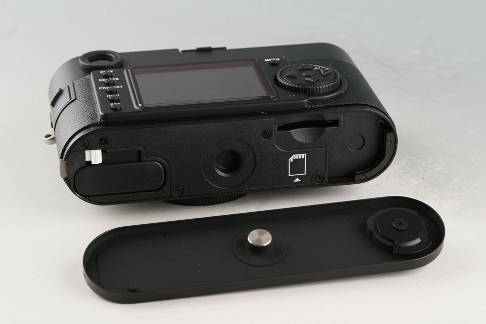 Leica M8