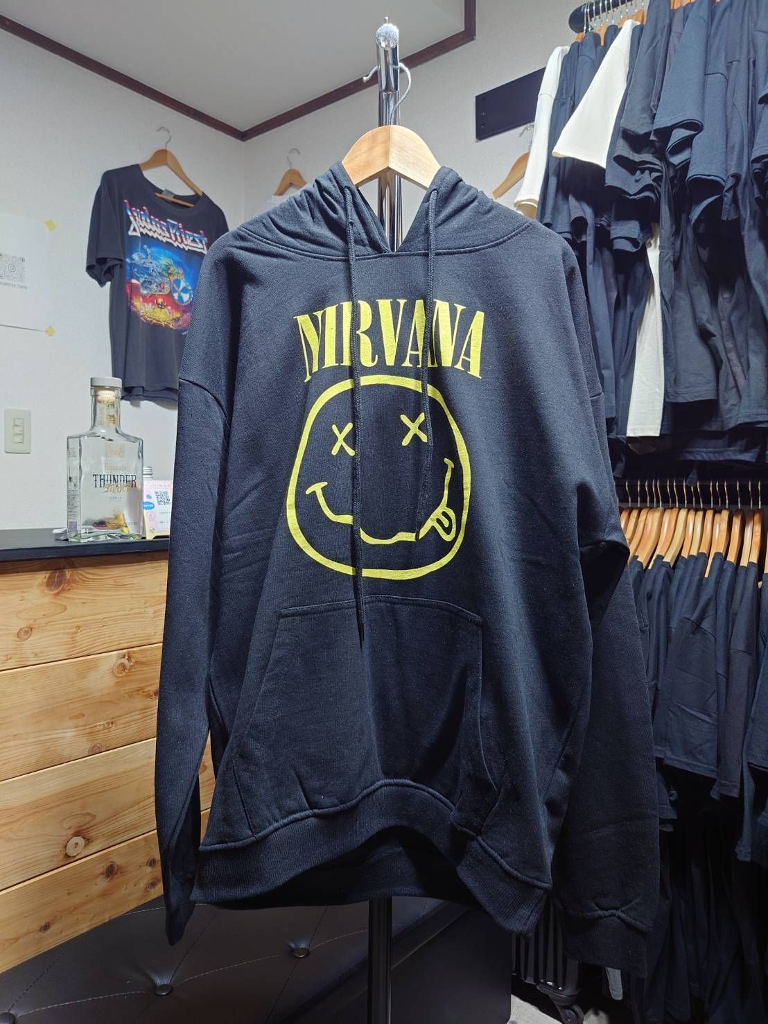 ニルヴァーナ_NIRVANA 　新品オフィシャルフーディー　HAPPY FACE バックプリント無し