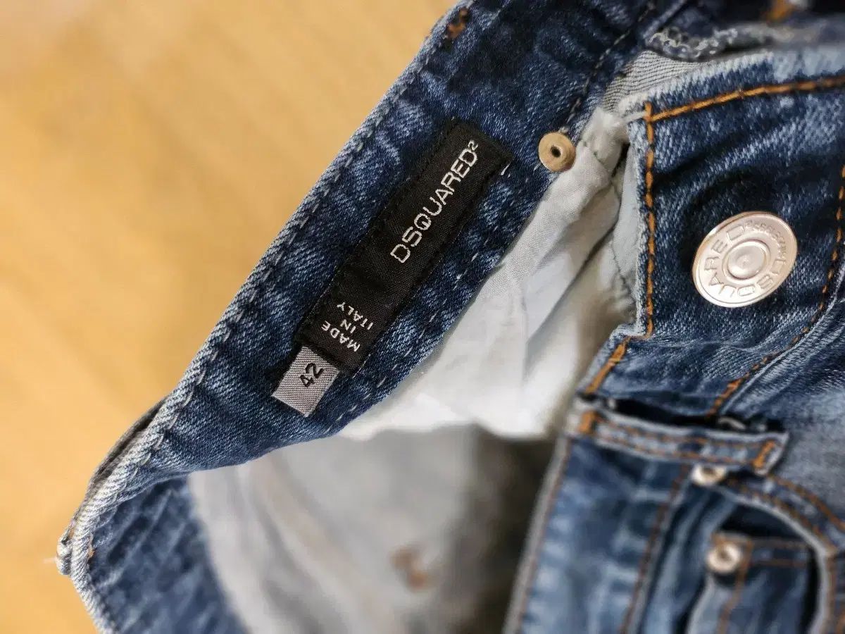 DSQUARED2 ディースクエアード2