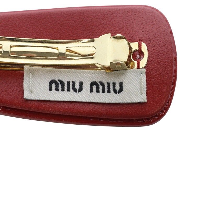 ミュウミュウ miumiu パテントレザー ヘアクリップ バレッタ ミュウミュウ miumiu パテントレザー ヘアクリップ バレッタ