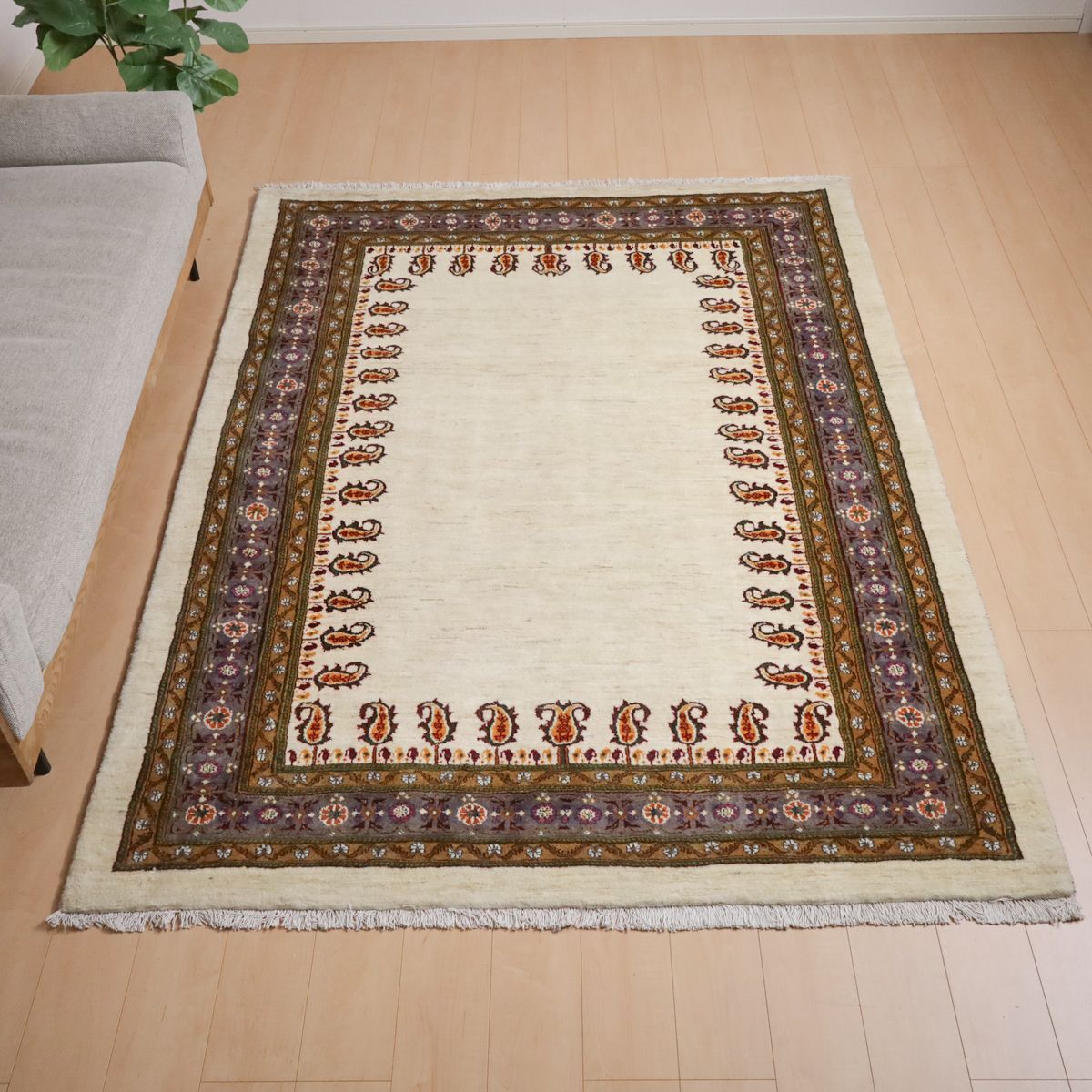 ペルシャ絨毯 ギャッベ 座布団 手織り イラン 丸(59) ペルシャ絨毯