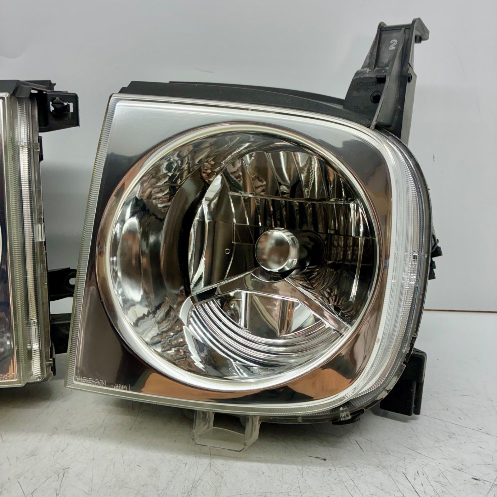 コーティング済 日産 Z11 YZ11 BGZ11 YGNZ11 キューブ 中期 ヘッドライト ランプ レンズ 左右セット LR HID ICHIKOH 1769 印字 2 P71492