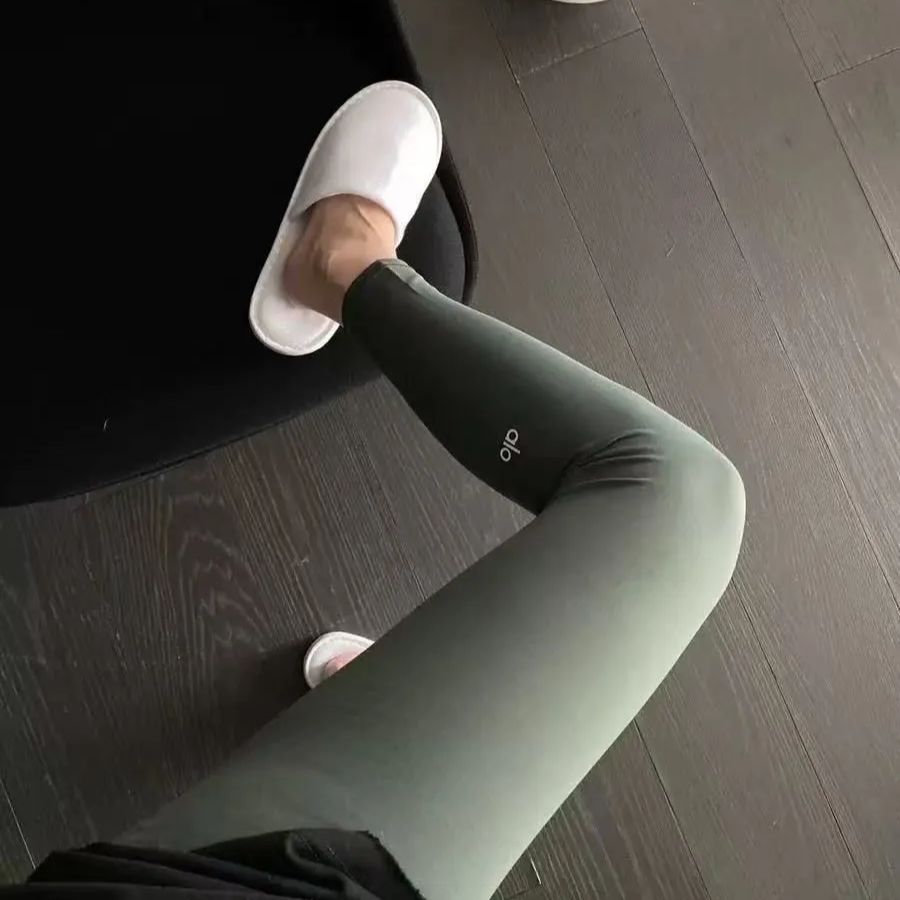 ALO yogaヨガパンツトレーニングパンツ6/M 楽天市場】alo yoga パンツの通販
