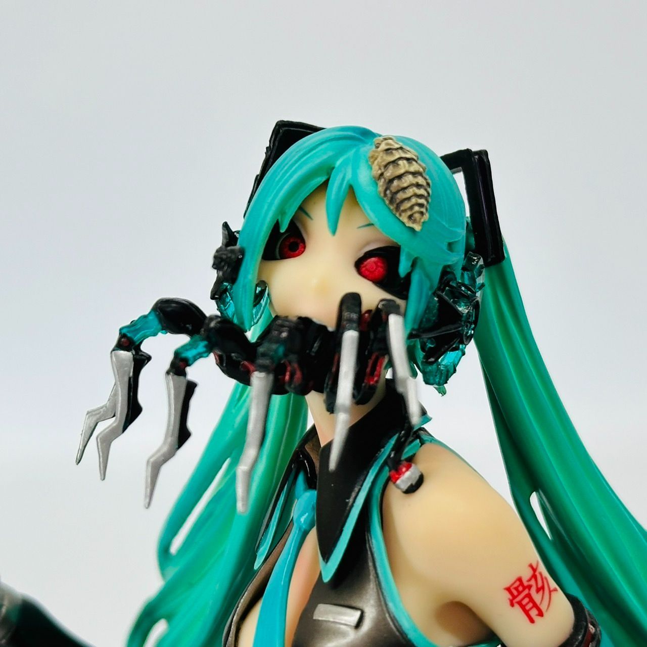 骸音シーエ　初音ミクバージョンCalne Ca フィギュア Hige 欠品有り H”(エッヂ) 骸音シーエ（カルネシーエ） 完成品フィギュア
