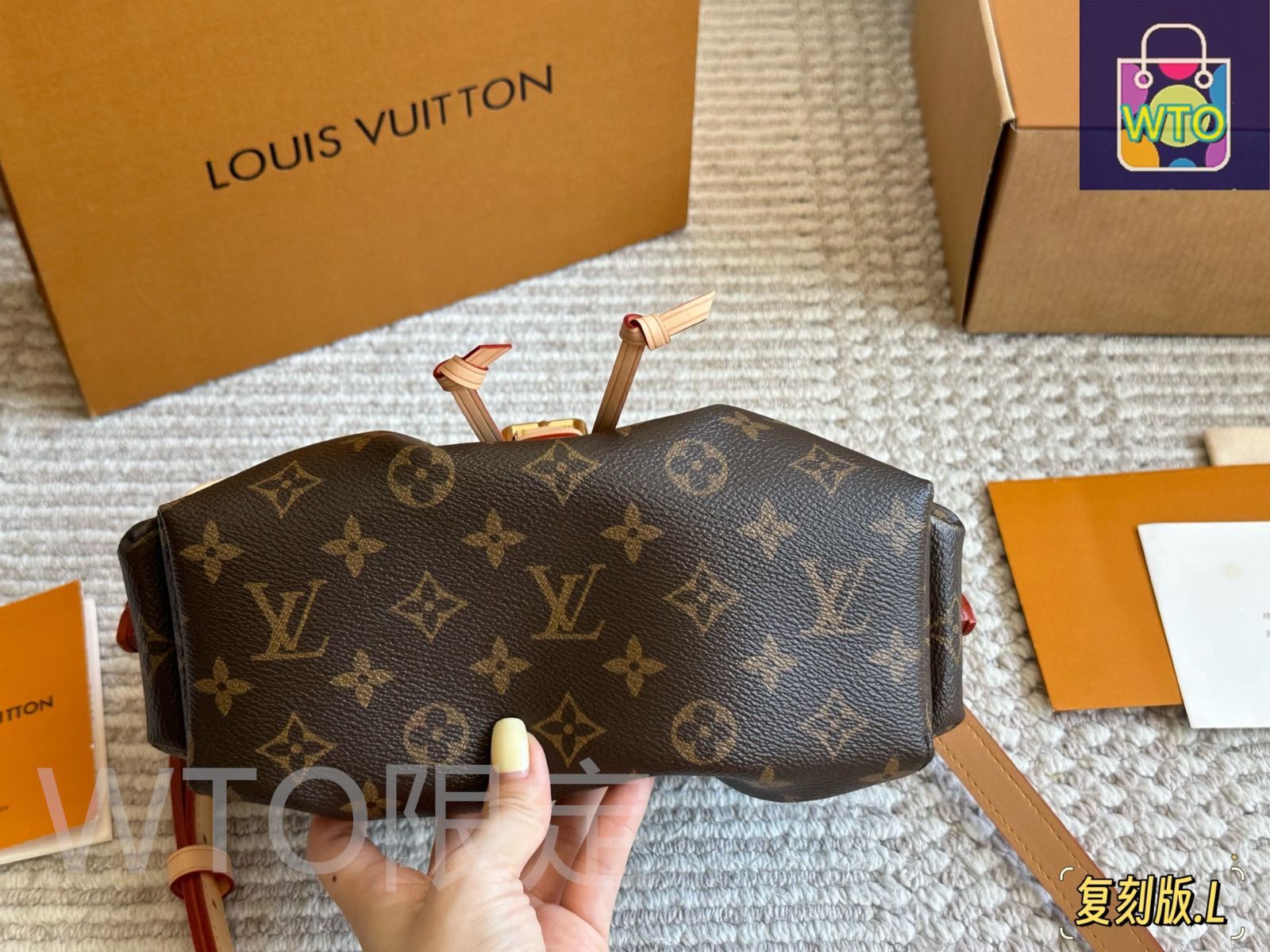 アリーデベルチLouis Vuitton ゴールド ネクタイ 箱付き アリーデベルチLouis Vuitton ゴールド ネクタイ 箱付き All