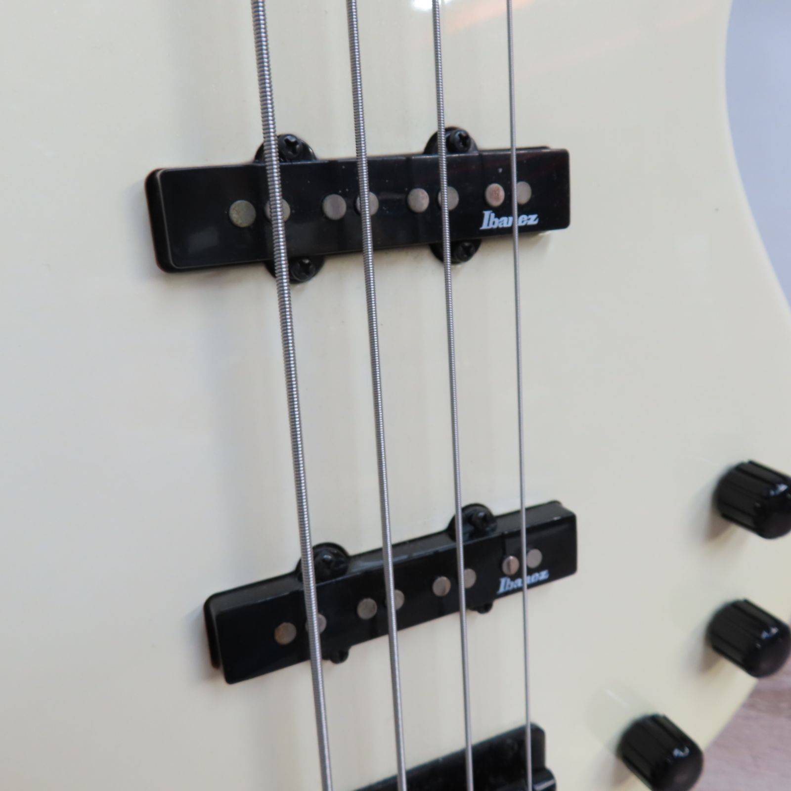 美品 Ibanez アイバニーズ GSR320 ベース Gioシリーズ ブラック Amazon | Gio Ibanez GSR320 BK エレキベース (ジオ