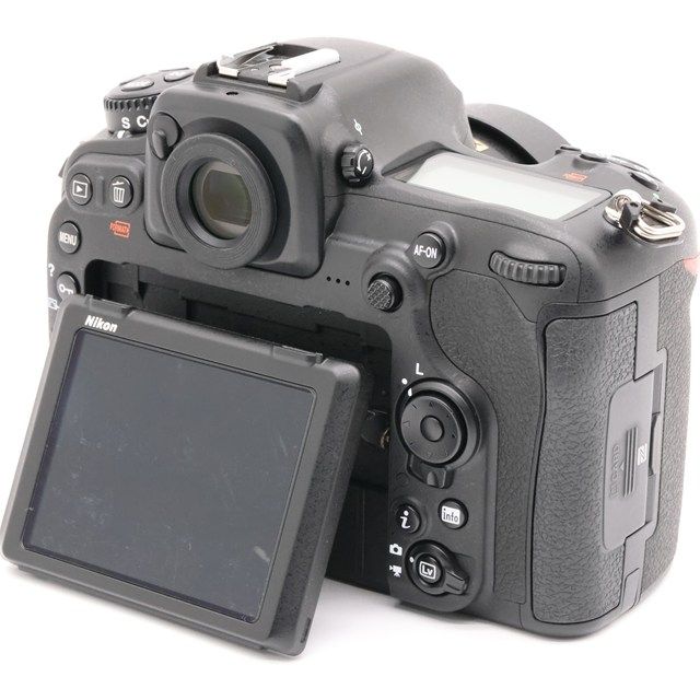 ☆極上美品☆ニコン NIKON D500 ボディ ☆ショット数12,001枚の極上