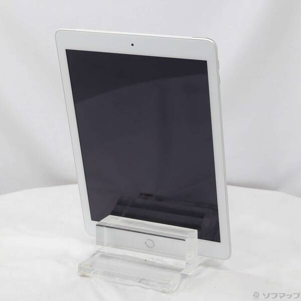 中古品〕 iPad 第5世代 32GB シルバー MP1L2J／A docomoロック