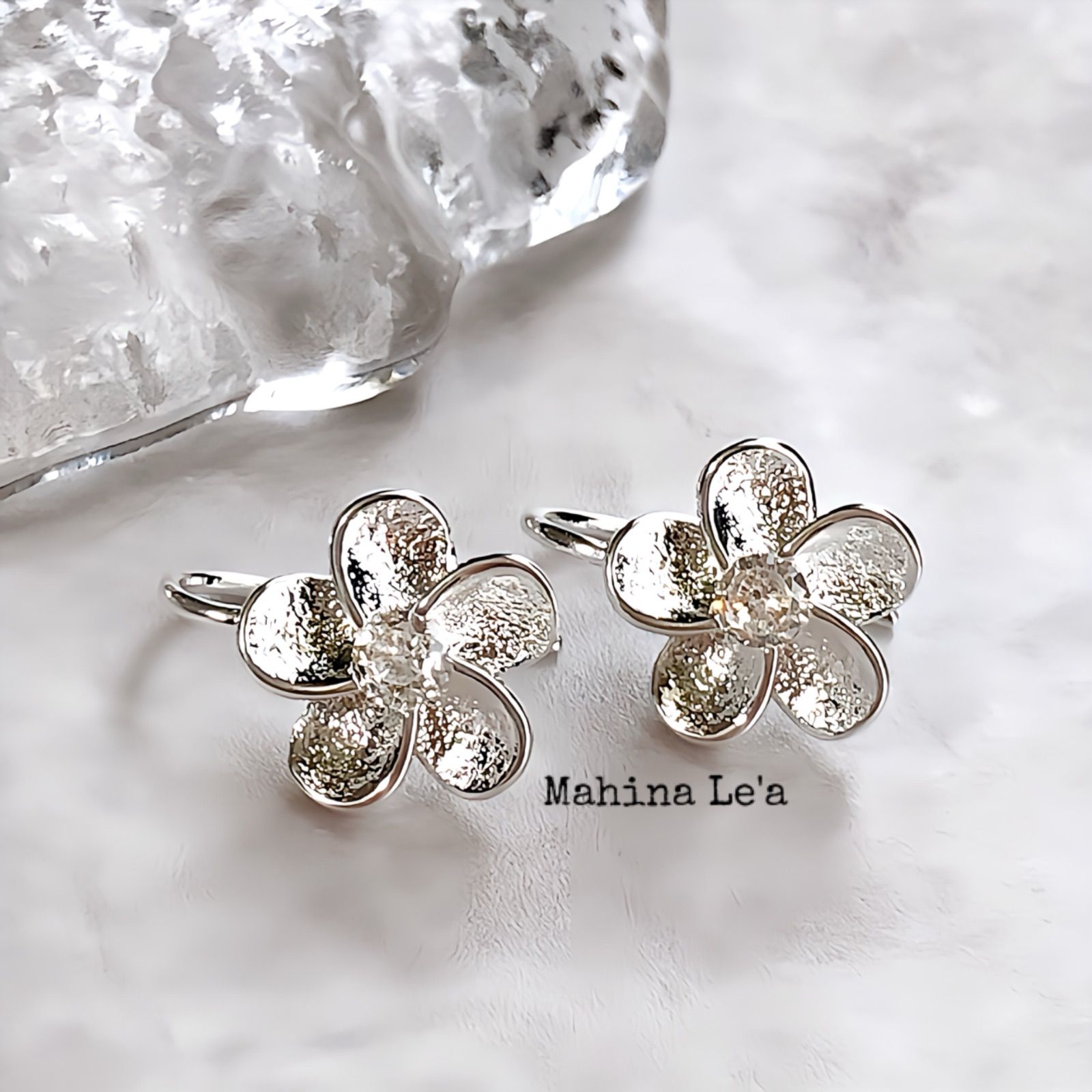 プルメリアのハワイアンアクセサリー（しずく型） プルメリアのハワイアンアクセサリー（しずく型） プルメリアの