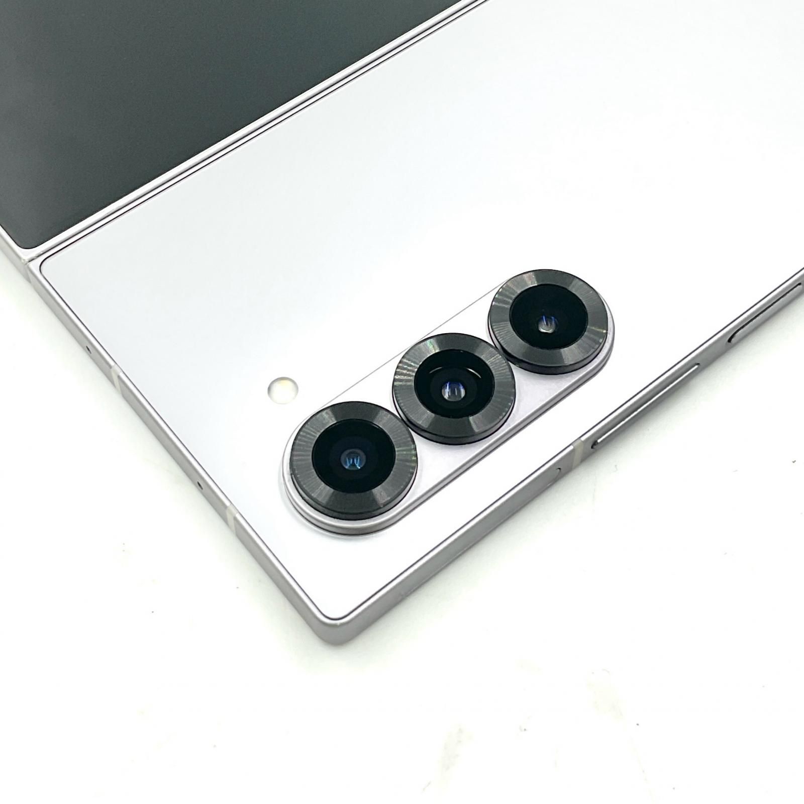 SAMSUNG Galaxy Z FOLD6 256GB シルバーシャドウ docomo SC-55E 白ロム