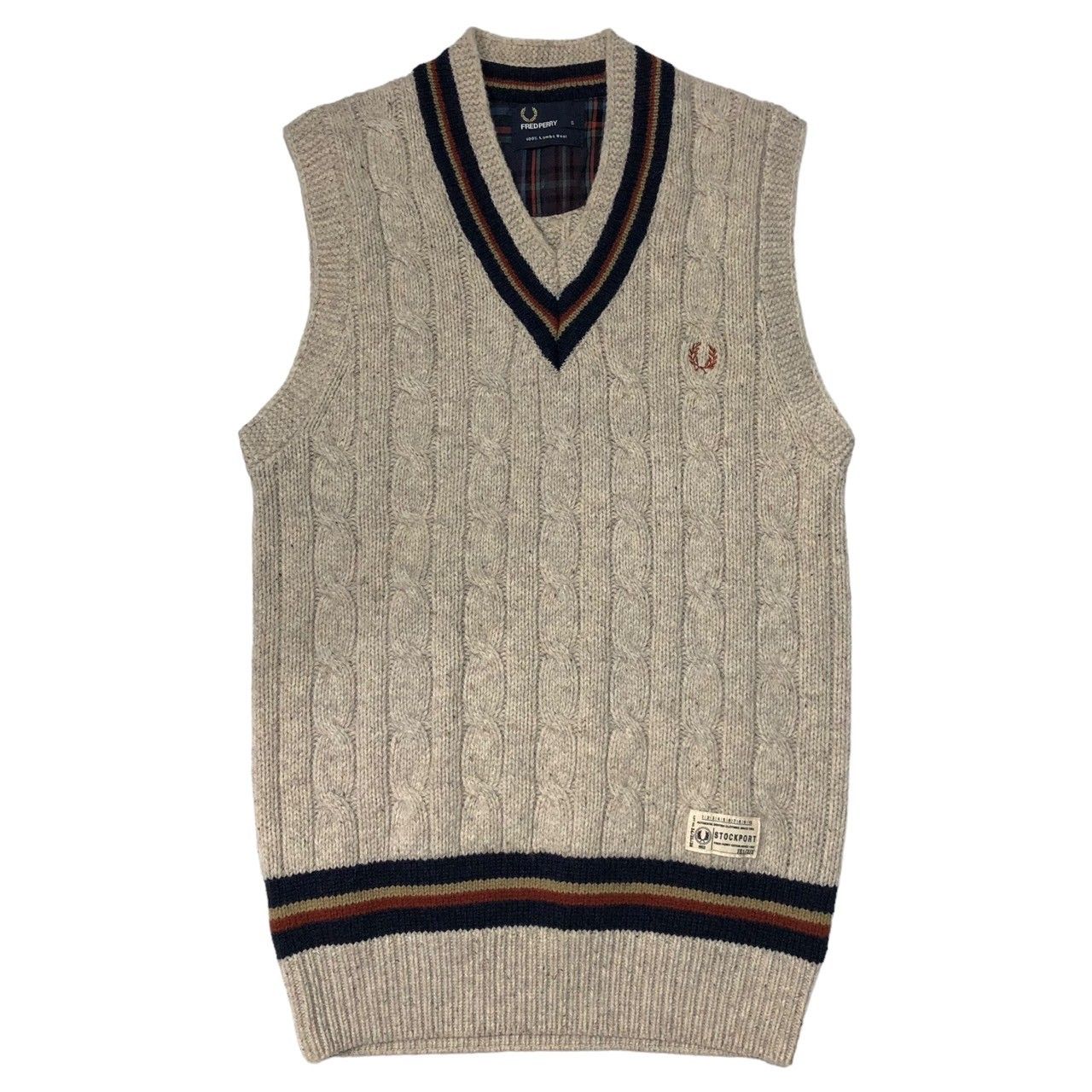 FRED PERRY(フレッドペリー) チルデン Vネック ニット ベスト 厚手 ケーブル K1348 S ベージュ