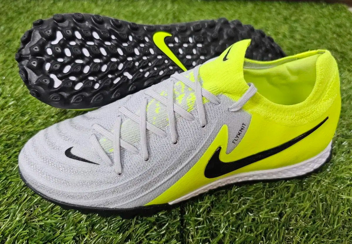 タイムセール NIKE(ナイキ) ファントム GX2 プロ TF MAD VOLTAGE