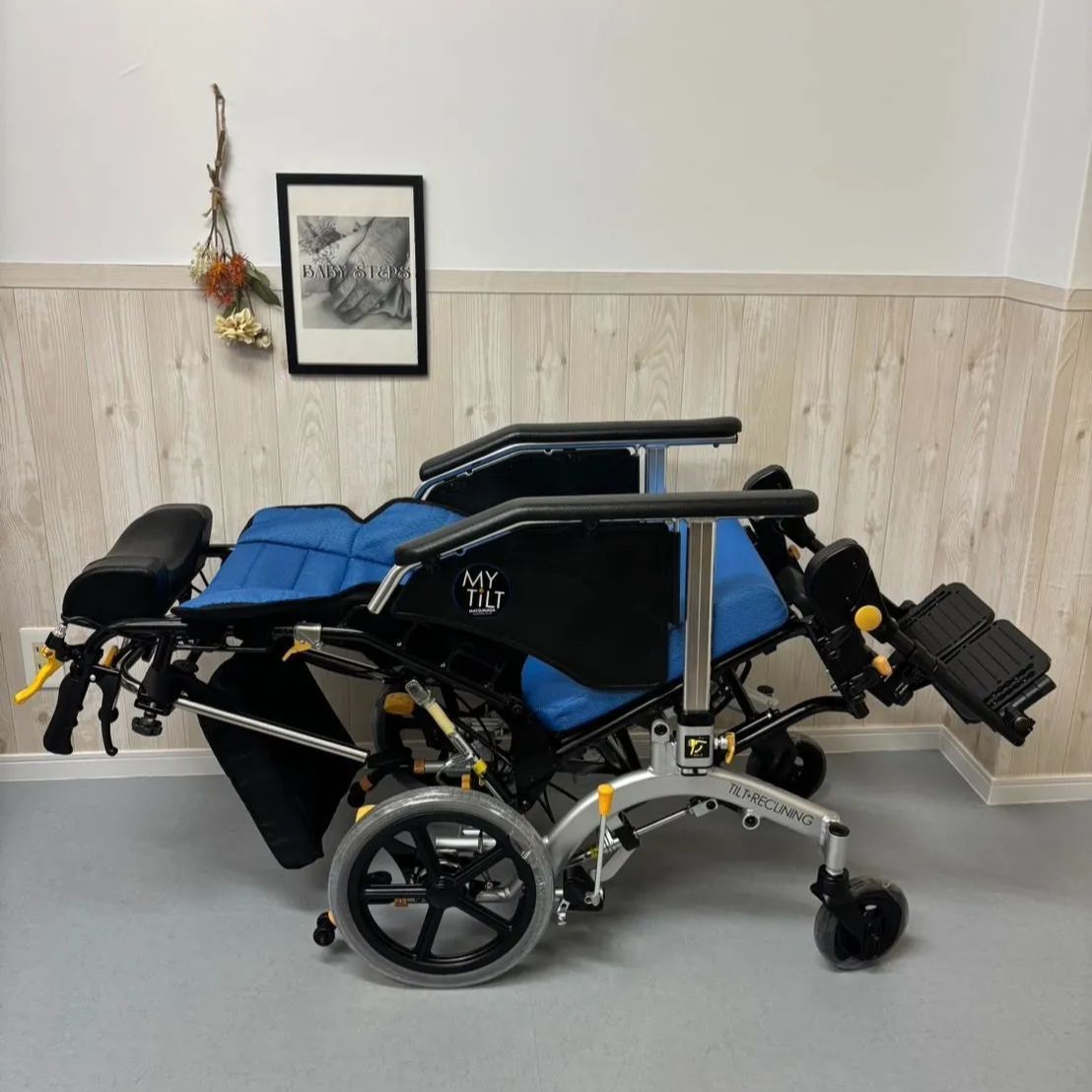 MH-CR3D マイチルトコンパクト 松永製作所  介助式 車椅子 車いす 車イス ノーパンクタイヤ  MATSUNAGA  スリム型 コンパクト  中古 介護用品　リクライニング ティルト リハビリ 中古 リクライニング車椅子 Aランク】マイチルトコンパクト 3D MH-CR3D