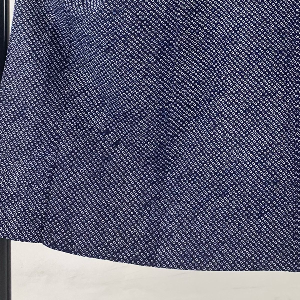 男着物 身丈140.5cm 裄丈65.5cm S 絞り浴衣 幾何学模様 濃紺 綿 名品