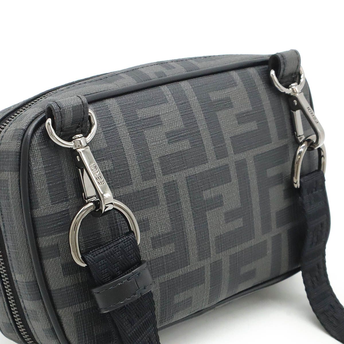 FENDI フェンディ ズッカ柄 ショルダーバッグ ショルダーポーチ