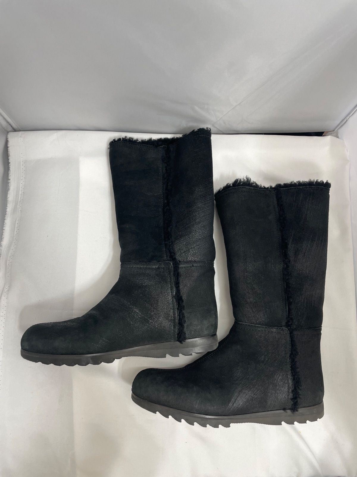 プラダ ムートン